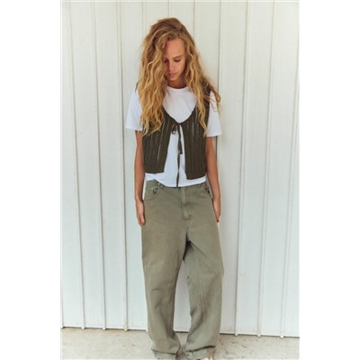 CONTRAST T-SHIRT AND VEST