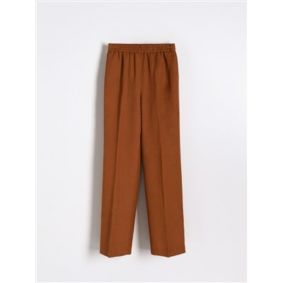 Hose mit hohem Leinenanteil