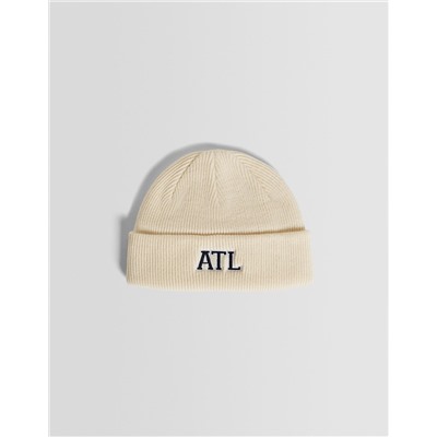 Short varsity beanie