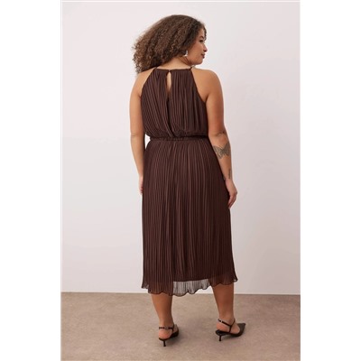 Kahverengi Bodycon Maxi Boy Şifon Dokuma Büyük Beden Elbise TBBSS25AH00252