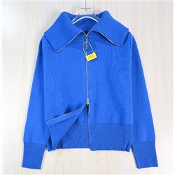 Короткий вязаный кардиган слегка свободного кроя