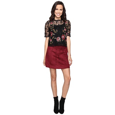 Short Sleeve Embroidery Lace Top