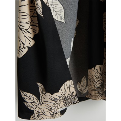 Kleid mit Kuvert-Ausschnitt