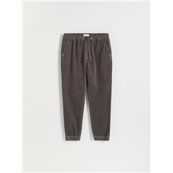 Jogger mit Kordel