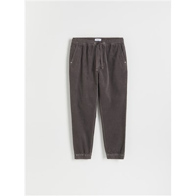 Jogger mit Kordel