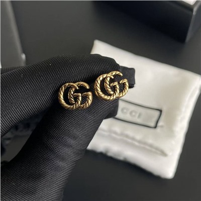 Серьги гвоздики Gucc*i 💛  Реплика  Материал: серебро 925 пробы с покрытием  Полная упаковка