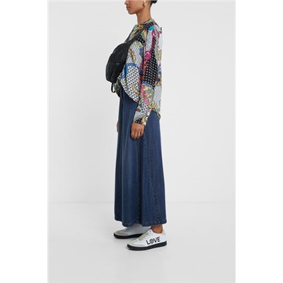 Blusa estampada cuello pico