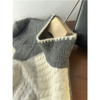 Женский свитер из смесовой шерсти в стиле колорблок  Primar*k