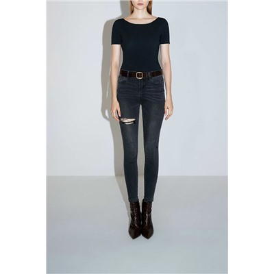 Vaquero slim fit de tiro alto Negro