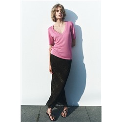 FLOWING V-NECK T-SHIRT
