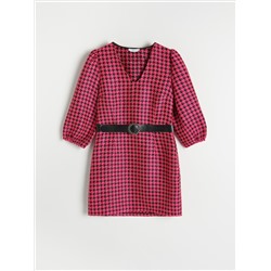 Kleid mit Gürtel