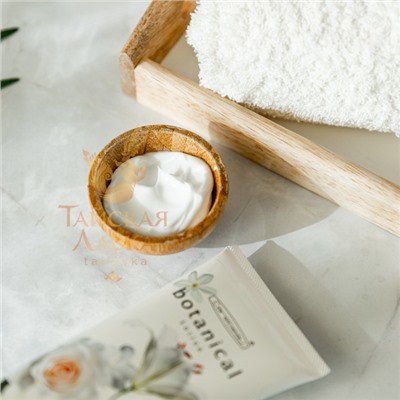 ЛОСЬОН ДЛЯ ТЕЛА ОМОЛАЖИВАЮЩИЙ «БЕЛЫЕ ЦВЕТЫ» CAREBEAU