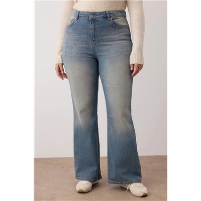 Koyu Mavi Soluk Efekt Vintage Yüksel Bel İspanyol Paça Büyük Beden Jeans TBBAW26CJ00004