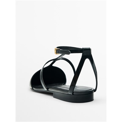 Zapato plano destalonado