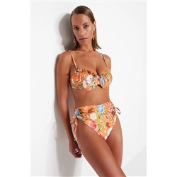Trendyolmilla Çiçek Desenli Balkonet Fırfırlı Yüksek Bel High Leg Bikini Takımı TBESS23BT00019