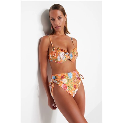 Trendyolmilla Çiçek Desenli Balkonet Fırfırlı Yüksek Bel High Leg Bikini Takımı TBESS23BT00019