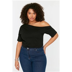 Trendyol Curve Siyah Düşük Omuz Detaylı %100 Pamuk Örme Bluz TBBSS22AF0052