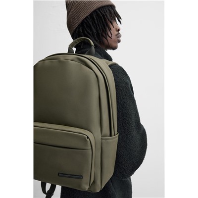 MOCHILA ENGOMADA