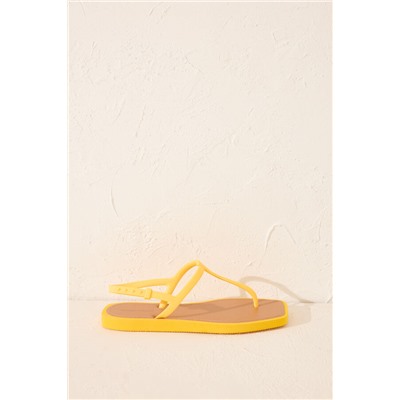 Chanclas entrelazadas punta cuadrada