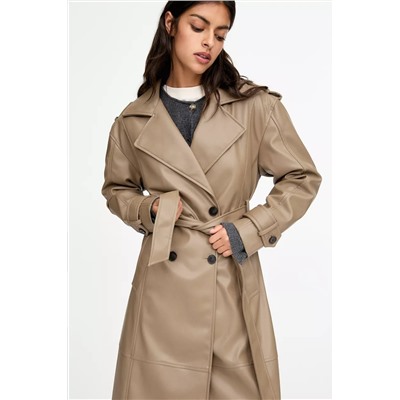 Gabardina efecto piel cinturón