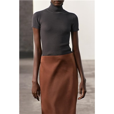RIBBED FINE KNIT TOP