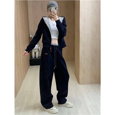 Свободный костюм из импортного трикотажа  MI*U MI*U