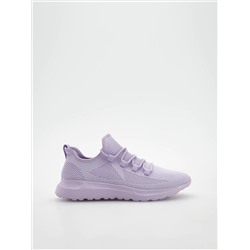 Sneaker aus Netzmaterial