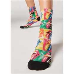Kurze Socken im Rockband-Stil