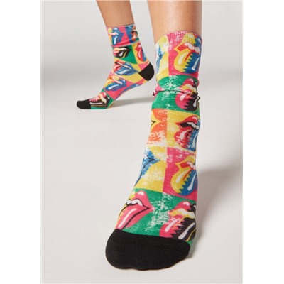 Kurze Socken im Rockband-Stil