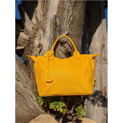 AB.Z · Pelle · 21-13 (740) amarillo