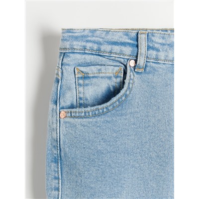 Jeans im Mom-Fit mit Elastanmischung