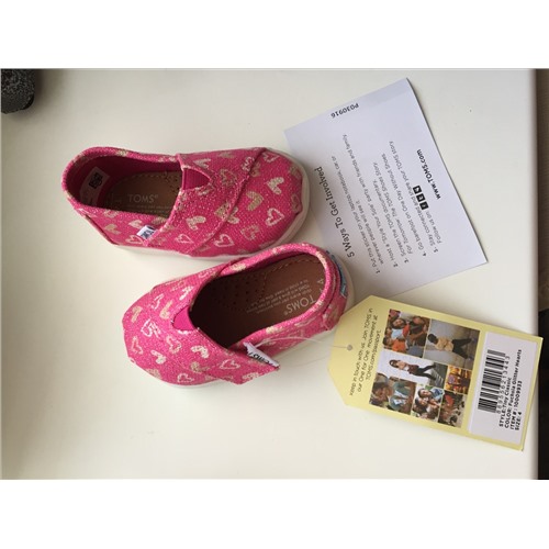 Хорошенькие TOMS на малышку