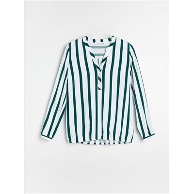 Shirt mit V-Ausschnitt
