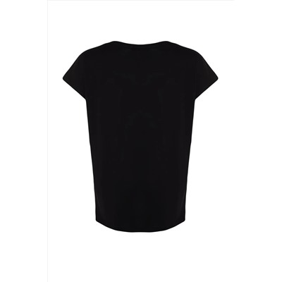 Siyah Boyfriend V Yaka Yırtmaçlı %100 Pamuk Örme T-Shirt TBBSS22BF0036