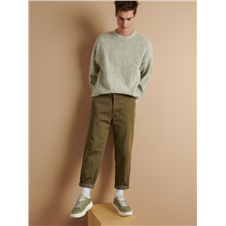 Karottenhose mit schmal zulaufenden Beinen