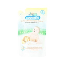 Гипоаллергенное очищащее средство для мытья сосок и бутылок  Kodomo Extra Pure & Natural от Lion 700 мл / Lion Kodomo Extra Pure & Natural 0+Months Bottle & Nipple Liquid Cleanser 700 ml