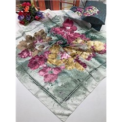 Платок женский с цветочным мотивом (100*100 см.) арт. 248298