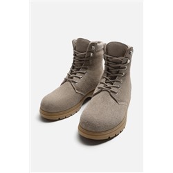 BOTA CORDONES PIEL