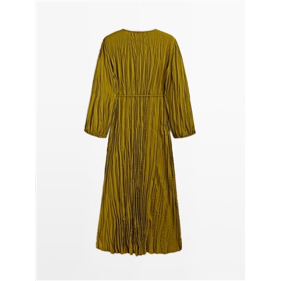 Vestido midi plisado cordones