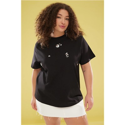 Siyah Bisiklet Yaka Çiçek İşlemeli Örme Büyük Beden T-shirt TBBSS25BF00024
