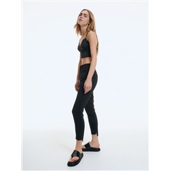 Zigarettenhose mit elastischem Bund