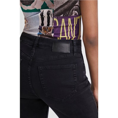 Pantalón vaquero tobillero campana