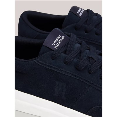 Tommy Hilfiger TH Logo Suede Low-Top Sneaker