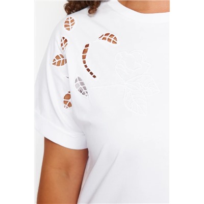 Beyaz Brode Detaylı Basic %100 Pamuk Örme T-shirt TBBSS24BF00055