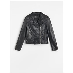 Lederjacke im Biker-Stil