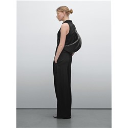 Technical trousers with darts