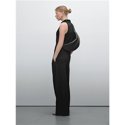 Technical trousers with darts