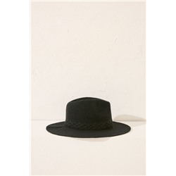 Sombrero negro detalle trenzado