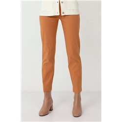 Pantalón recto Camel