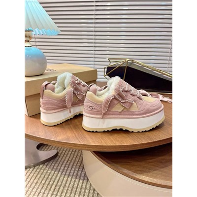 Женские кроссовки на толстой платформе  UG*G